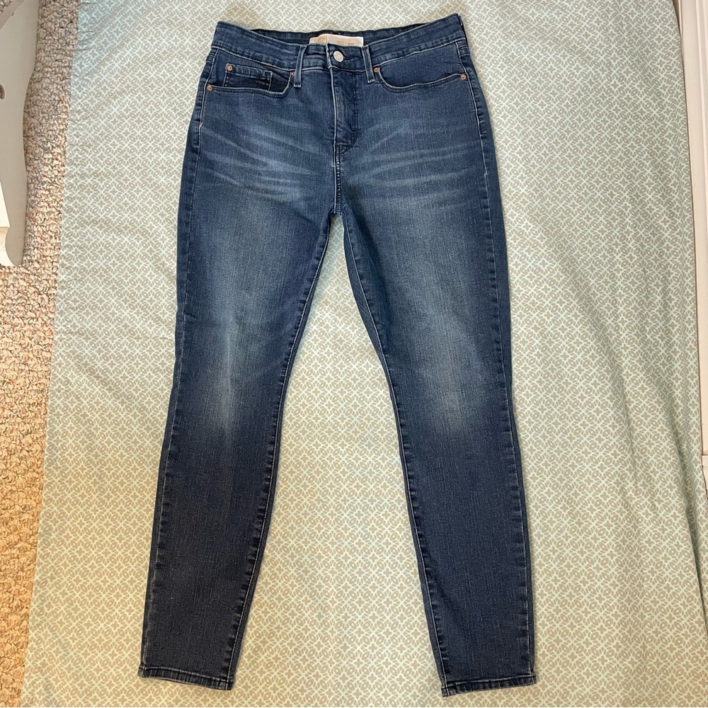 Signature by Levi Strauss & Co. Gold Label Totally Shaping Skinny Jeans